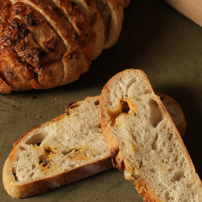 Roasted Garlic Cheddar Sourdough Bread